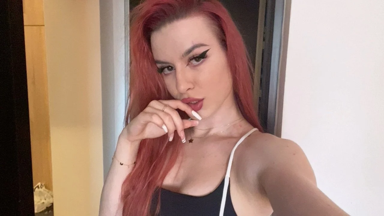 Thick Romanian snowbunny Emma image 44