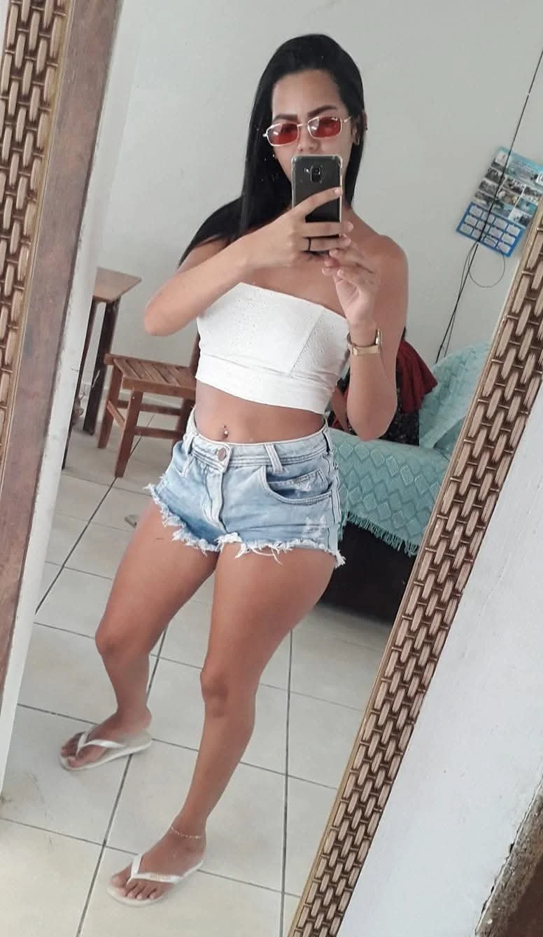Puta cavala maconheira, época do Facebook essa puta me fazia leitar muito pra esse rabo image 12
