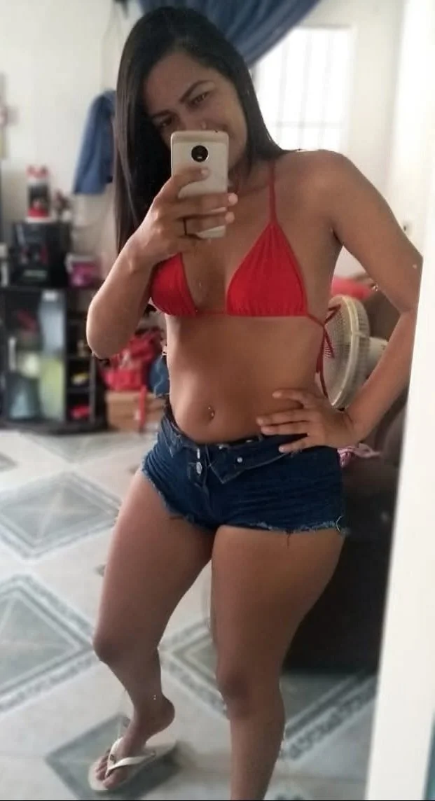 Puta cavala maconheira, época do Facebook essa puta me fazia leitar muito pra esse rabo image 5
