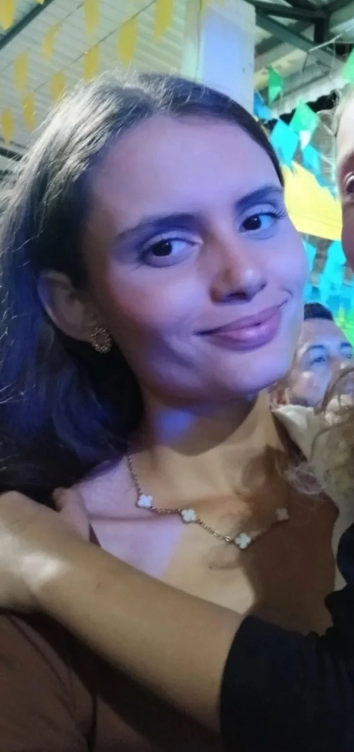 Vazou fotos de novinha mostrando a bucetinha pro namorado image 2