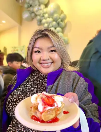 Hmong milf leaks hmu cover image