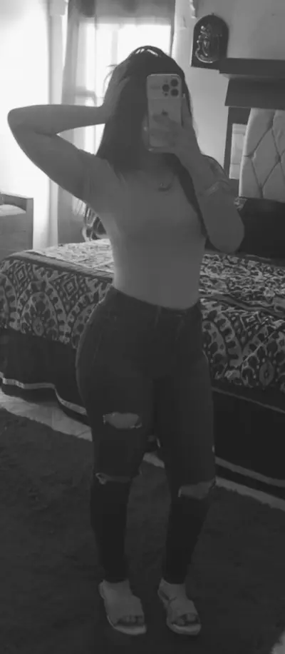 Exhibiendo la novia rica chaparrita nalgona de un seguidor cornudo cover image
