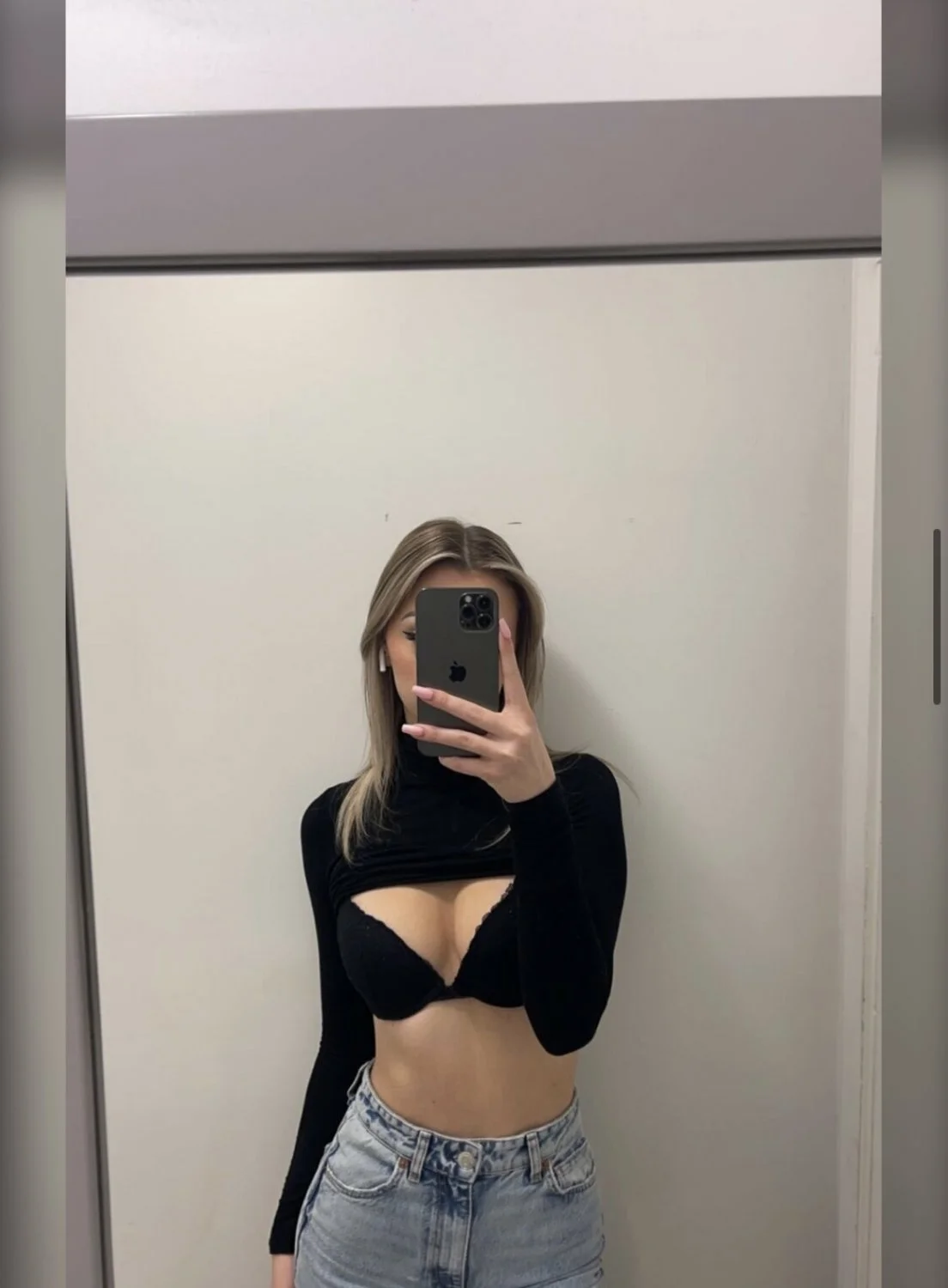 Hot Blond Babe Leaked And Exposed image 10