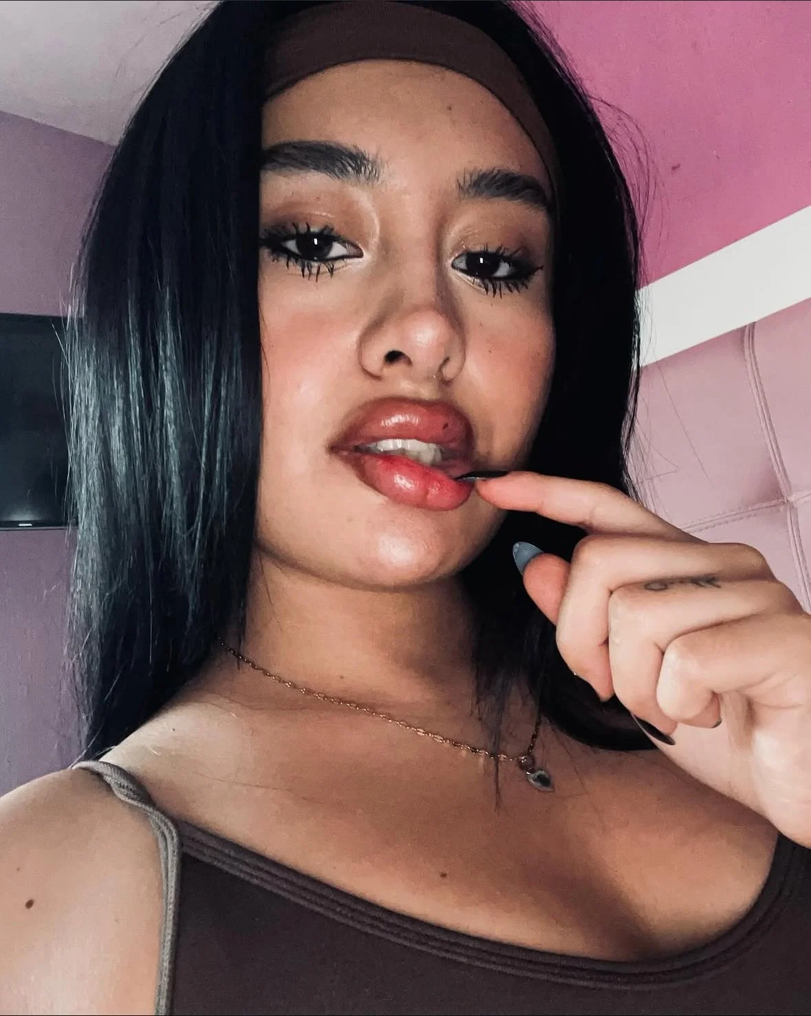 Qué opinan de esta morena mexicana culona?? image 1