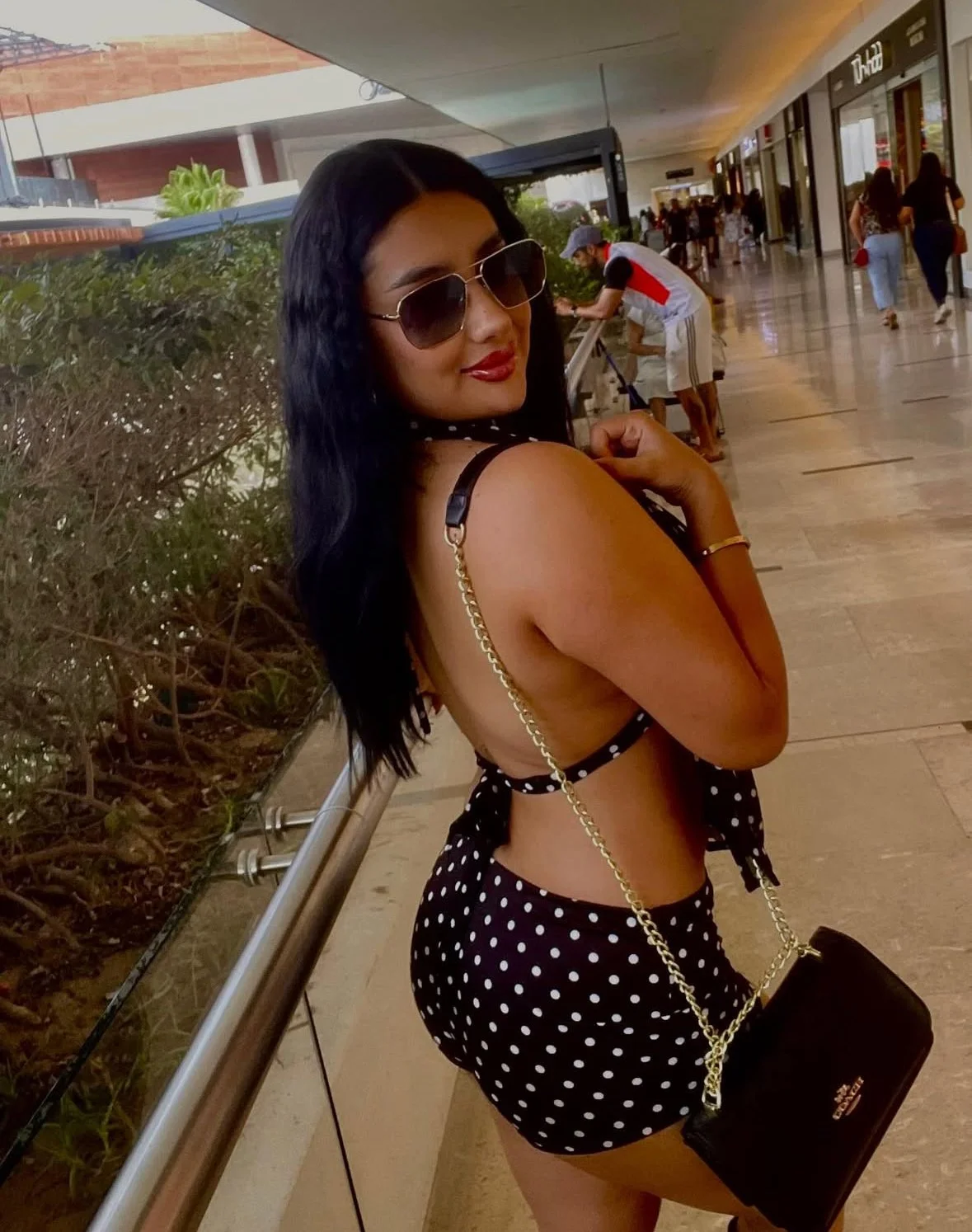 Qué opinan de esta morena mexicana culona?? image 8