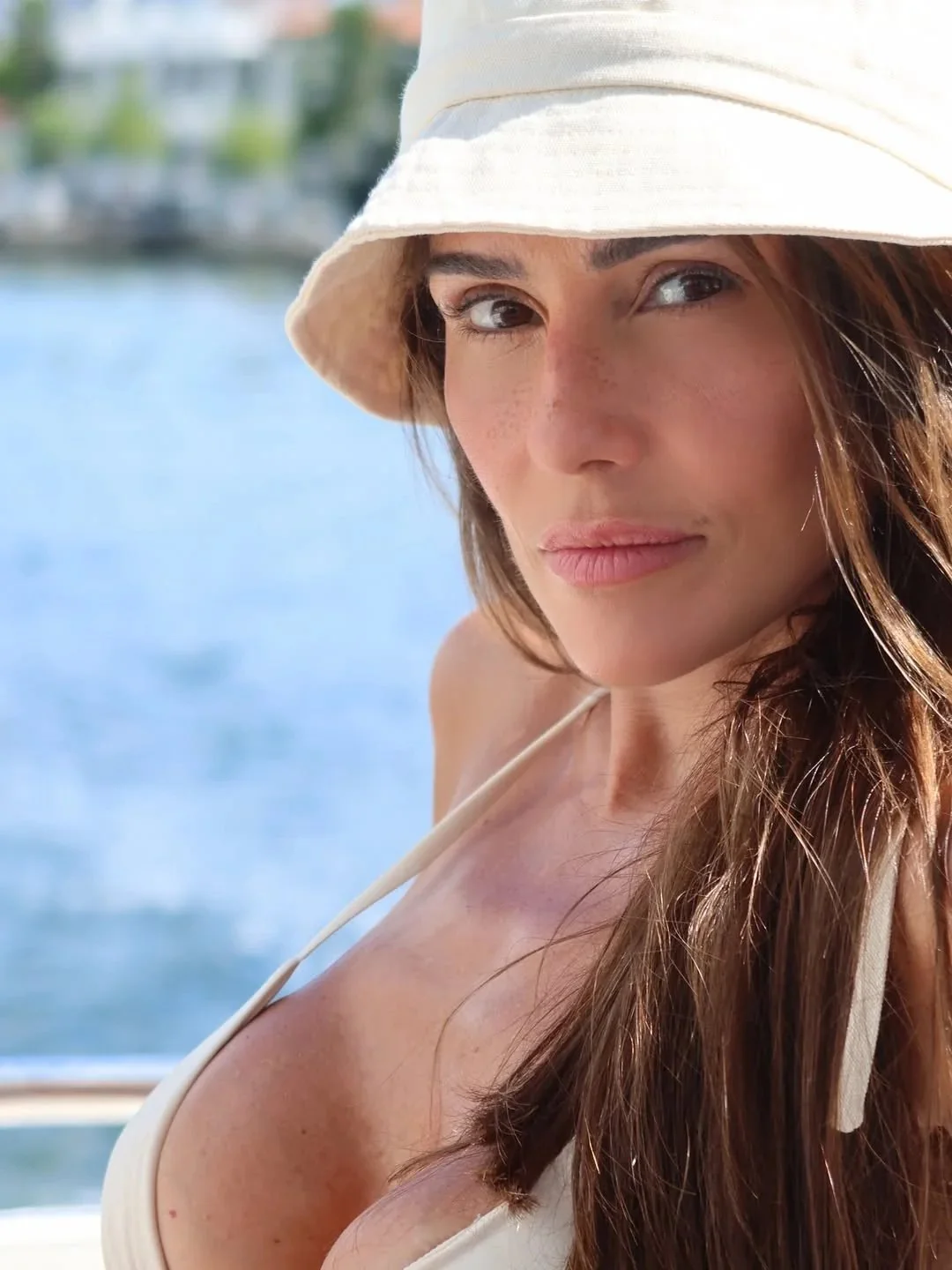 Deborah Secco image 9