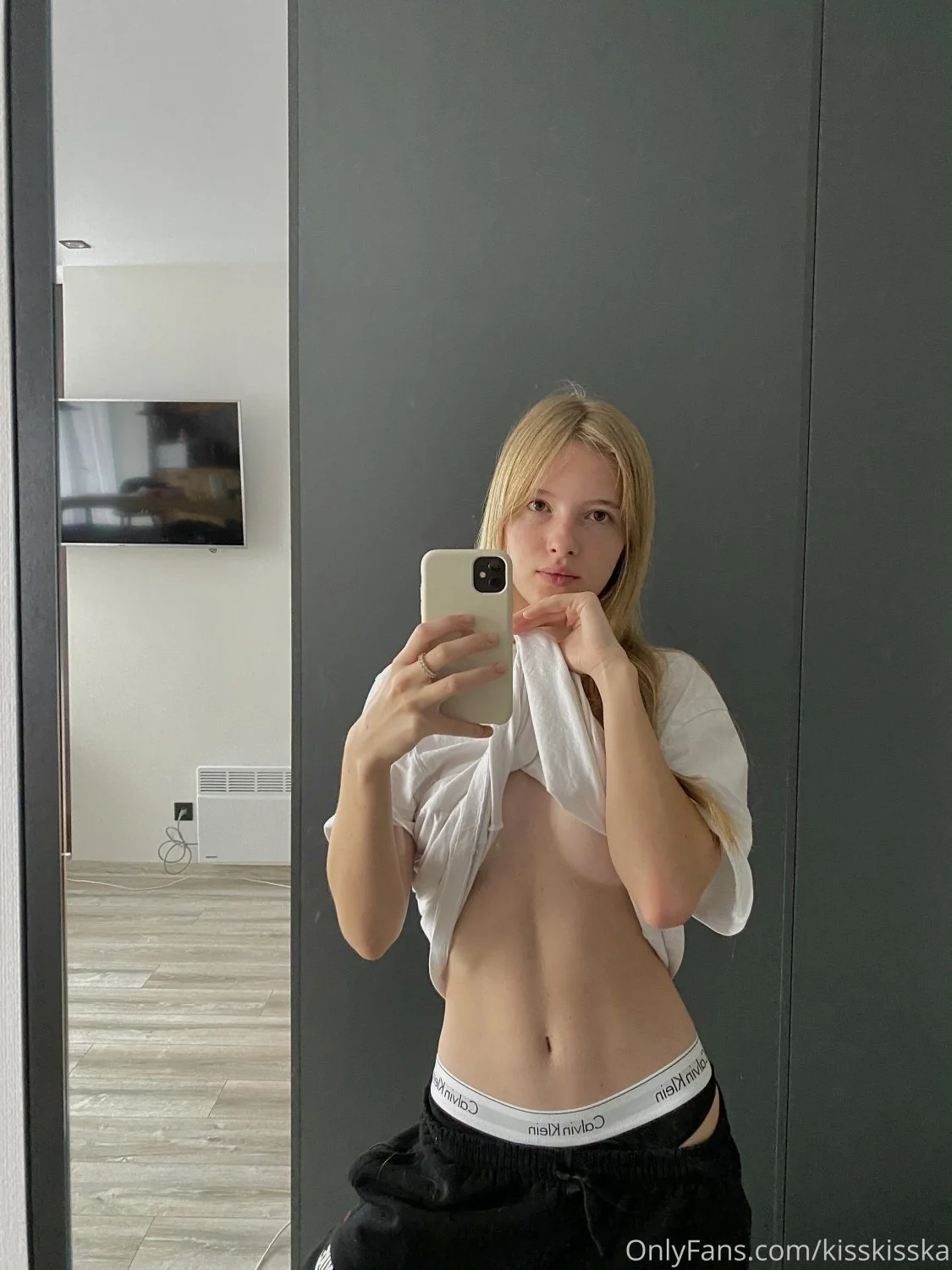 Sluts image 3