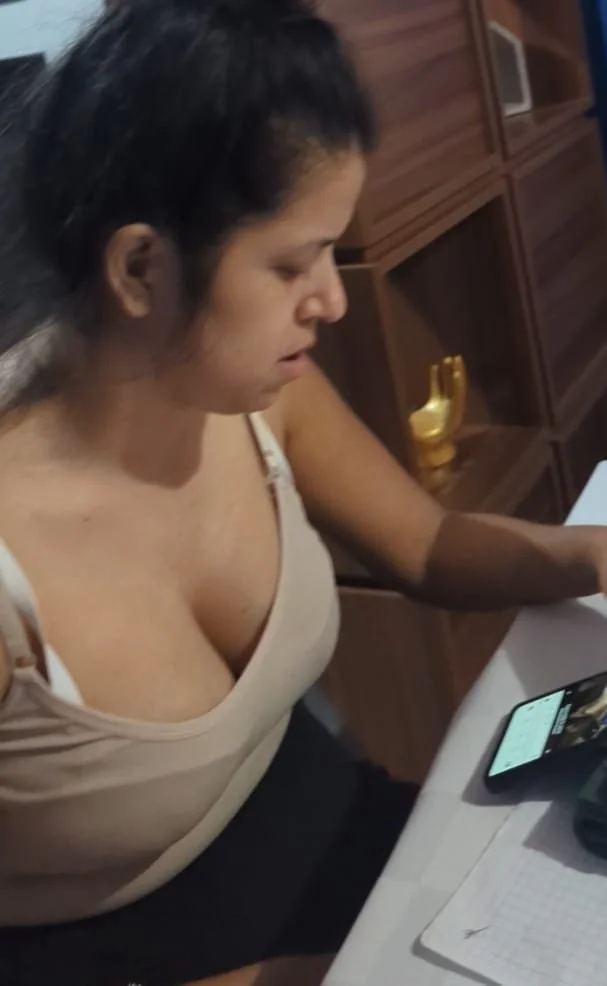 Pendeja tetona con cara de puta, despistada 🤤🍈🍈 image 6