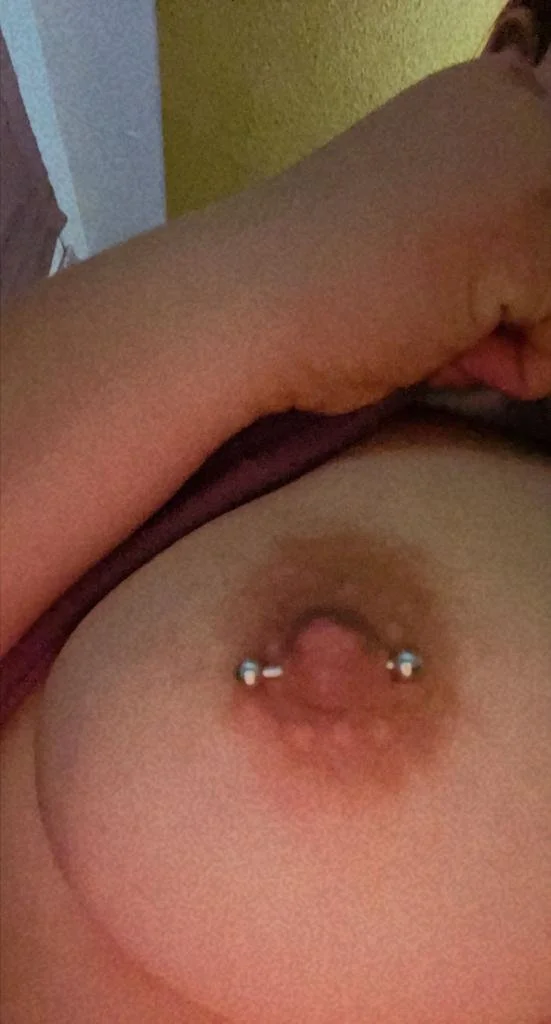 Hermosas tetas image 5