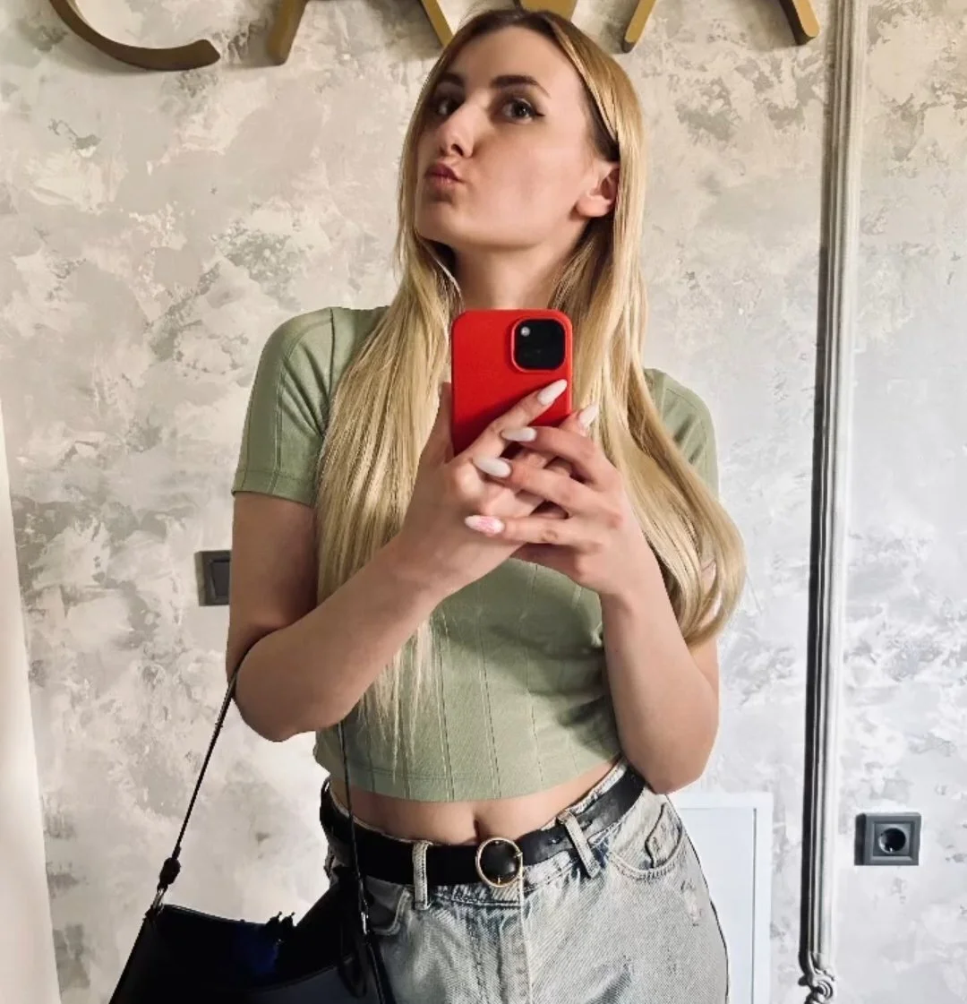Argentina hermosa rubia flaca blanca culona sexy con rico coño delicioso mini tetas nudes image 1