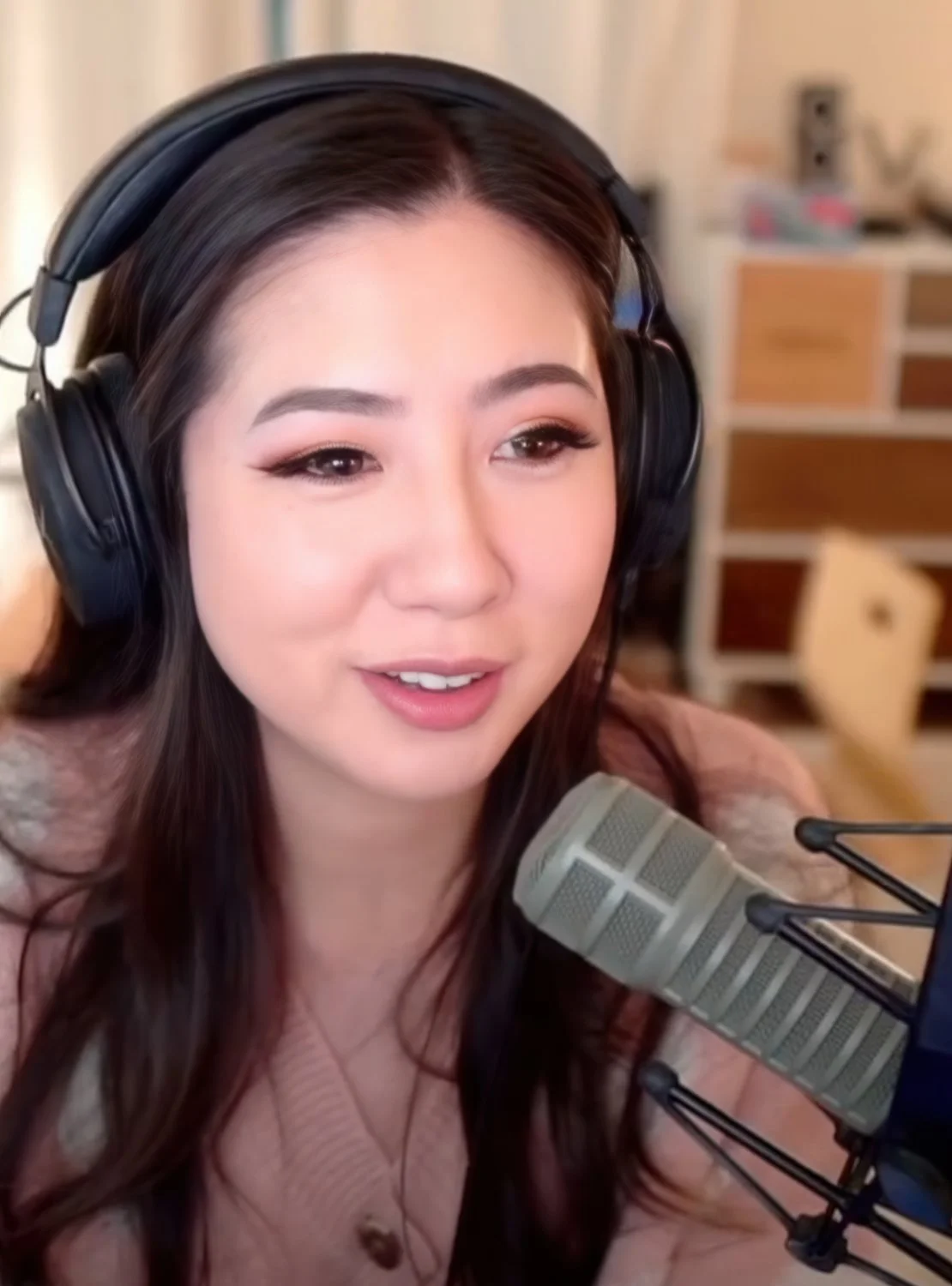 Fuslie [10] image 25