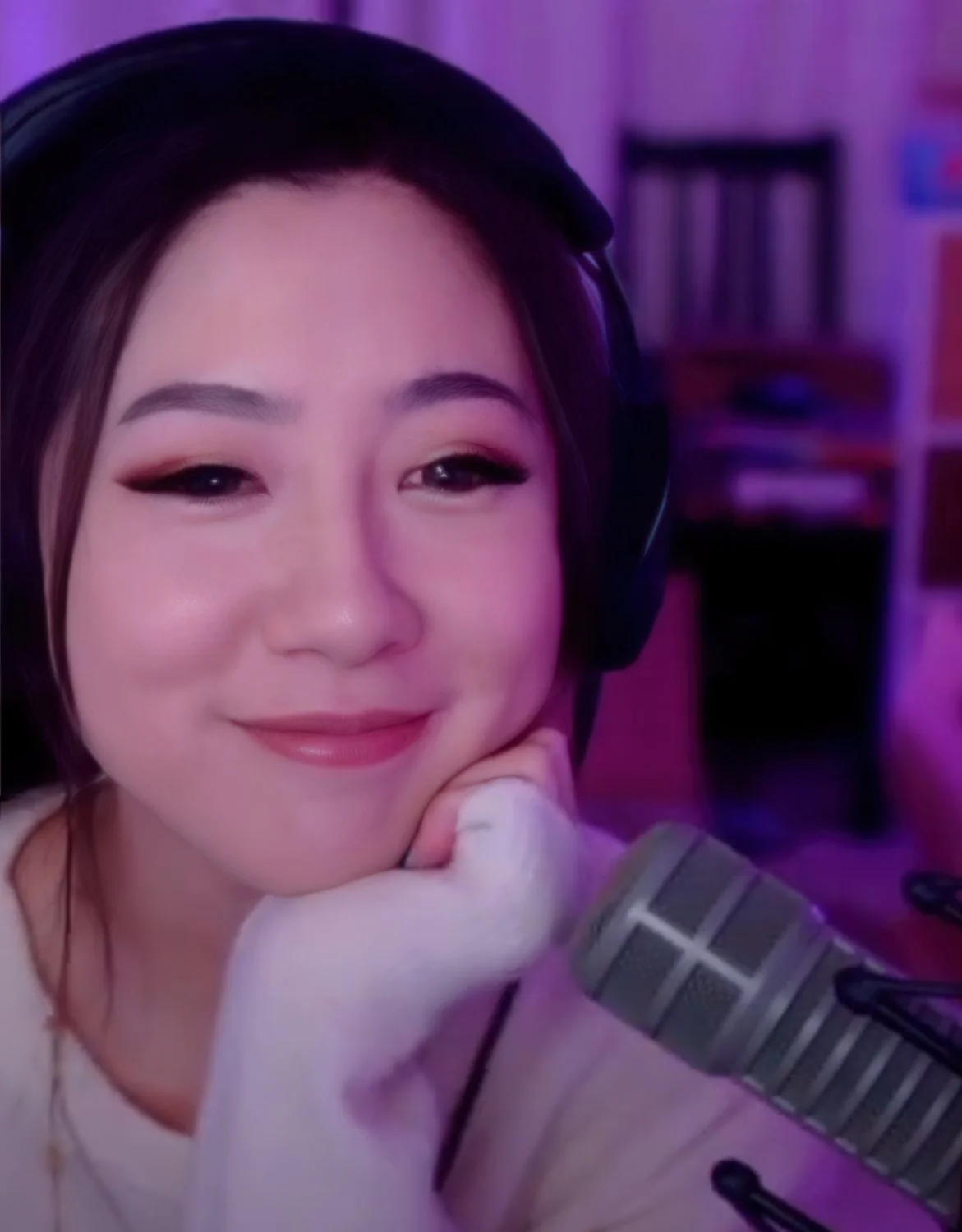 Fuslie [10] image 8