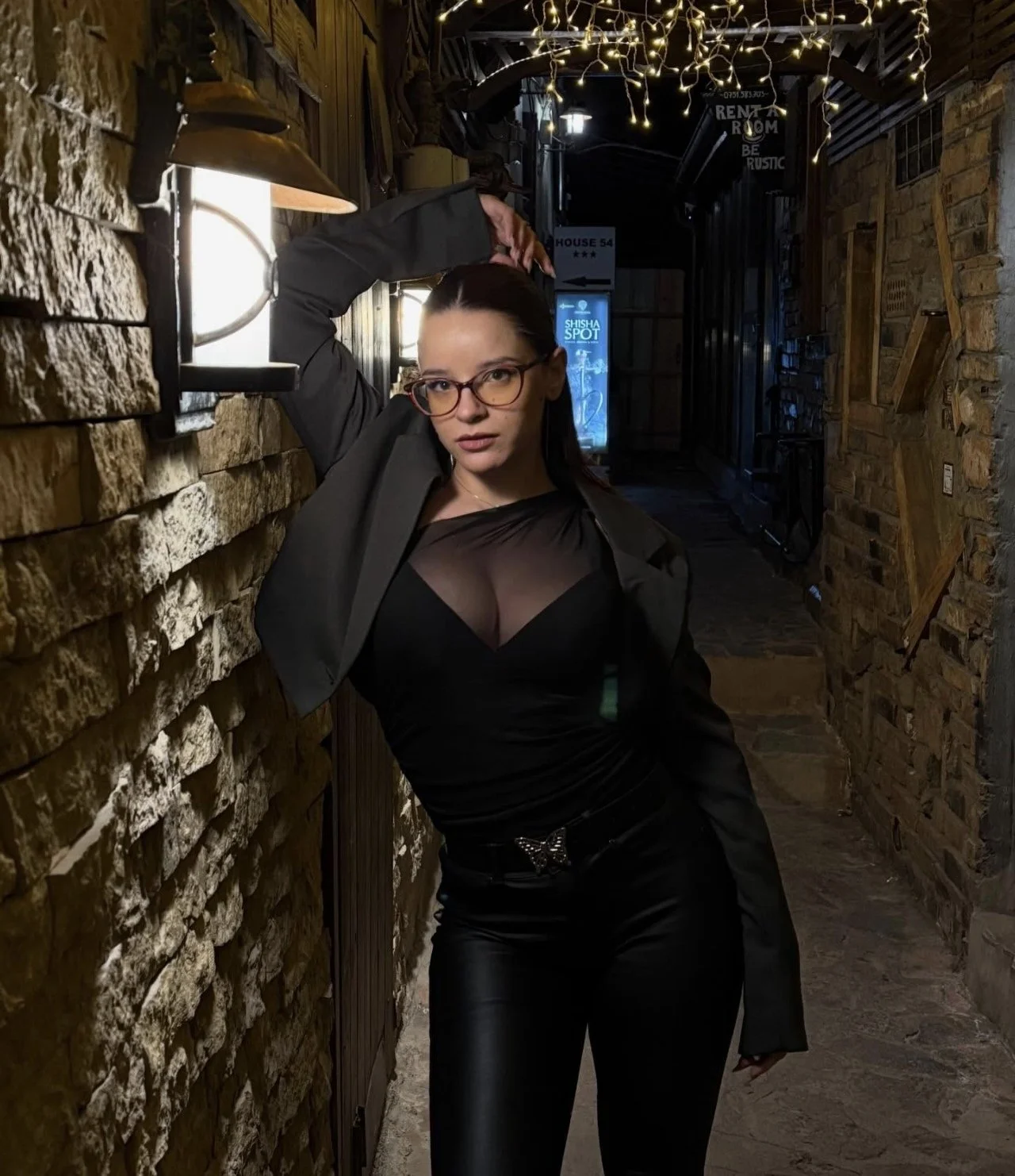 Thick and busty Romanian slut Roxana image 13