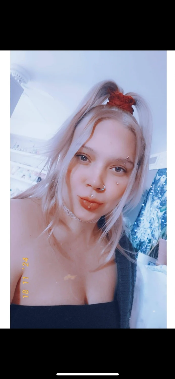 Shared slut Kylee she’s a mom now image 6