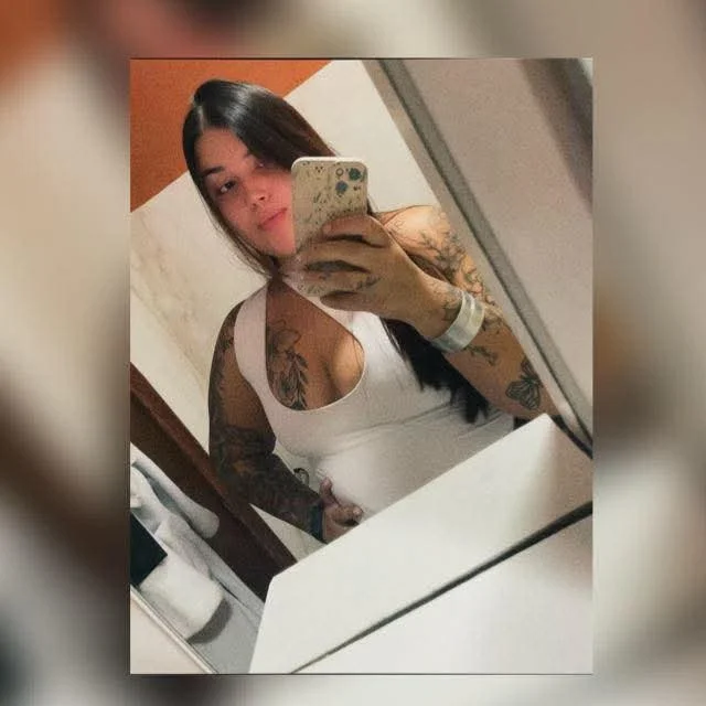 Gordita sexy parece muy putita🤤😋 image 4