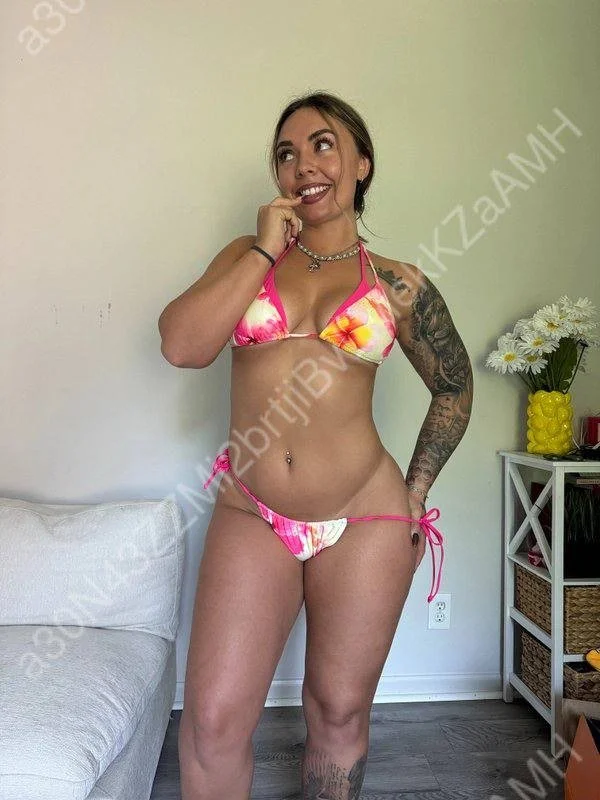 Abby fat natural ass image 3