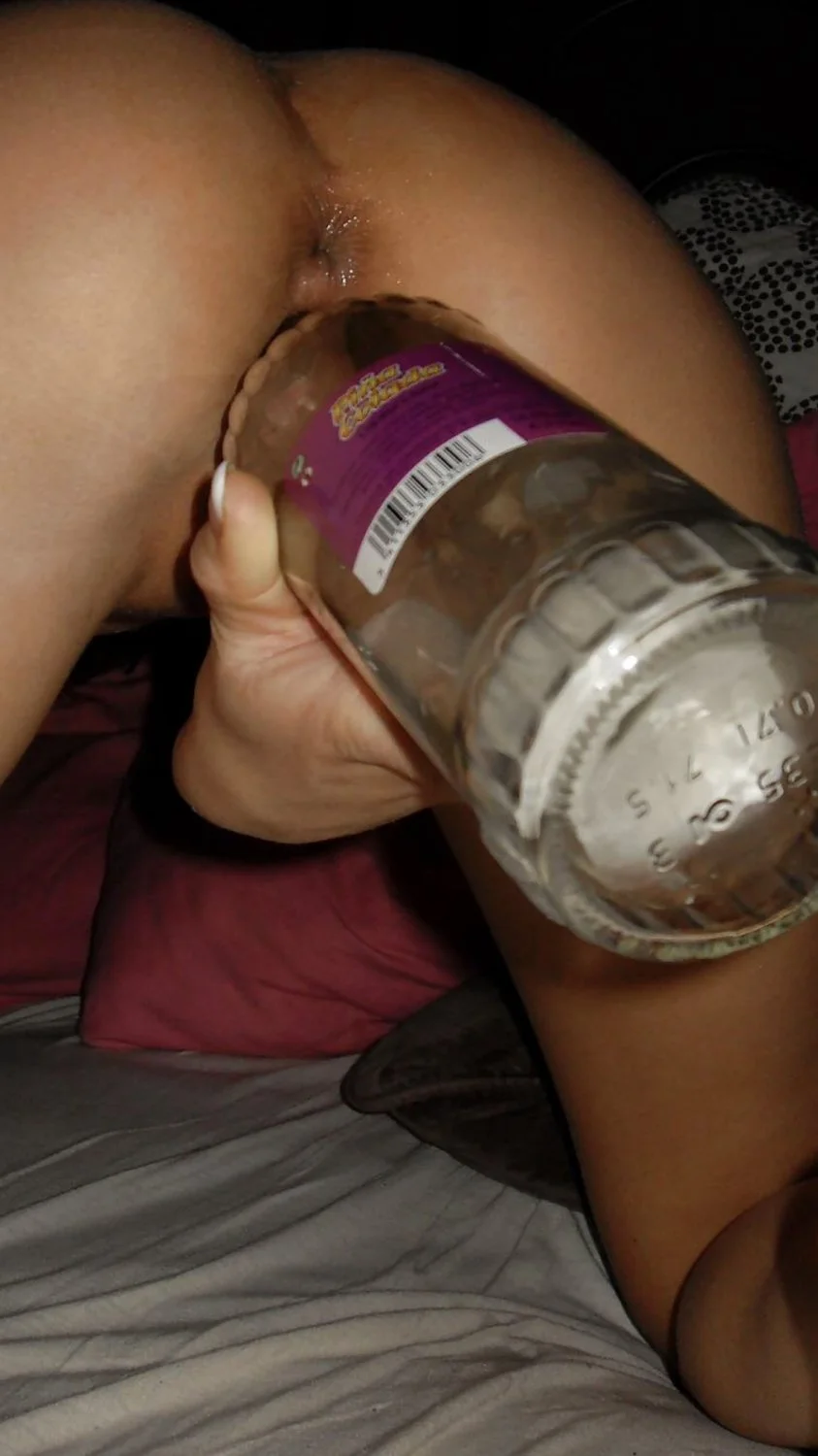 Whore loves putting objects up her asshole. Love her petite curves🔥🔥🤤🤤 image 25