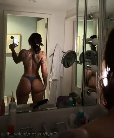 Hot Milf pulling her pants down to Twerk cover image