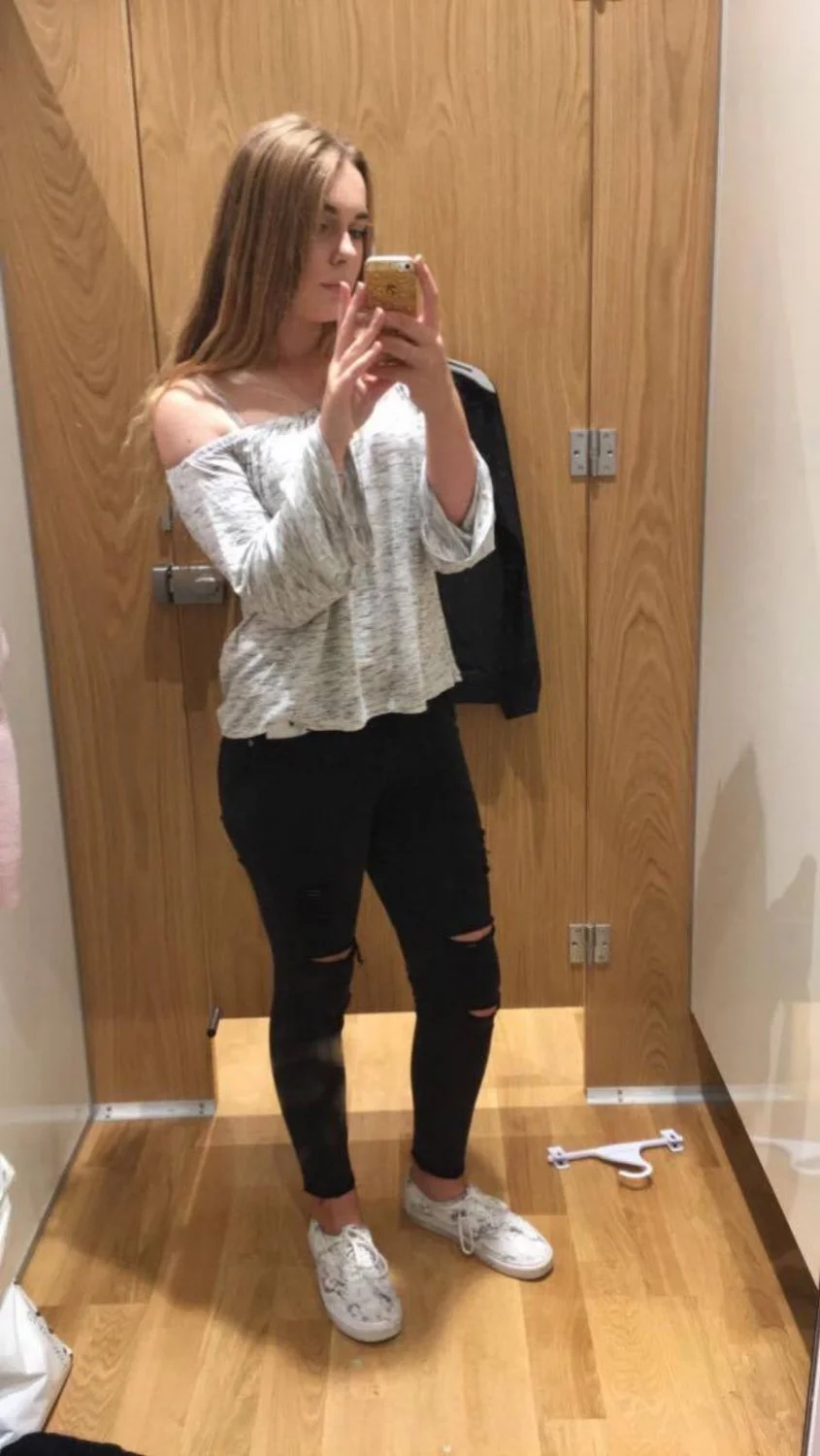Australian slut Amy lost in IRL game image 5