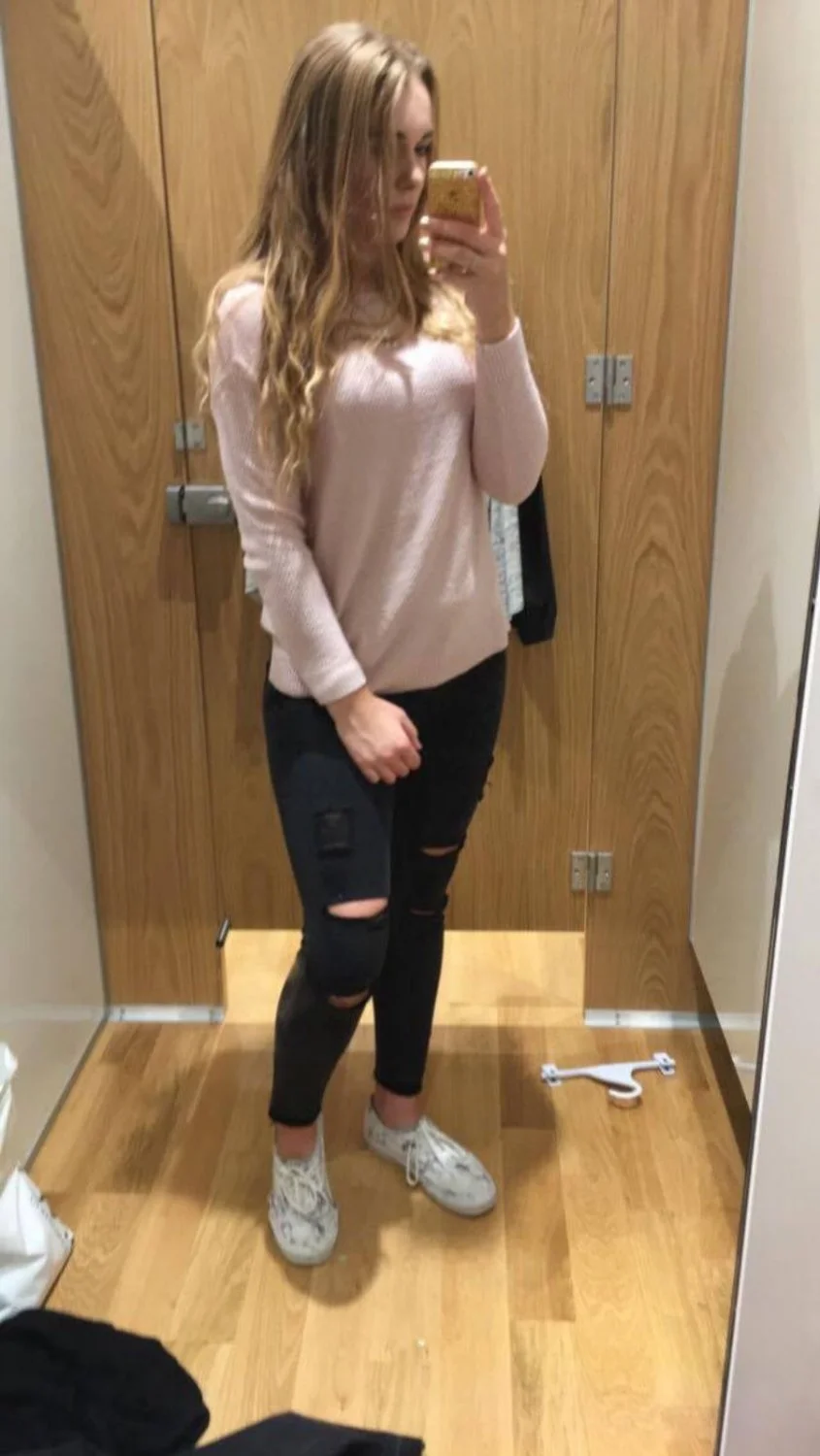 Australian slut Amy lost in IRL game image 6