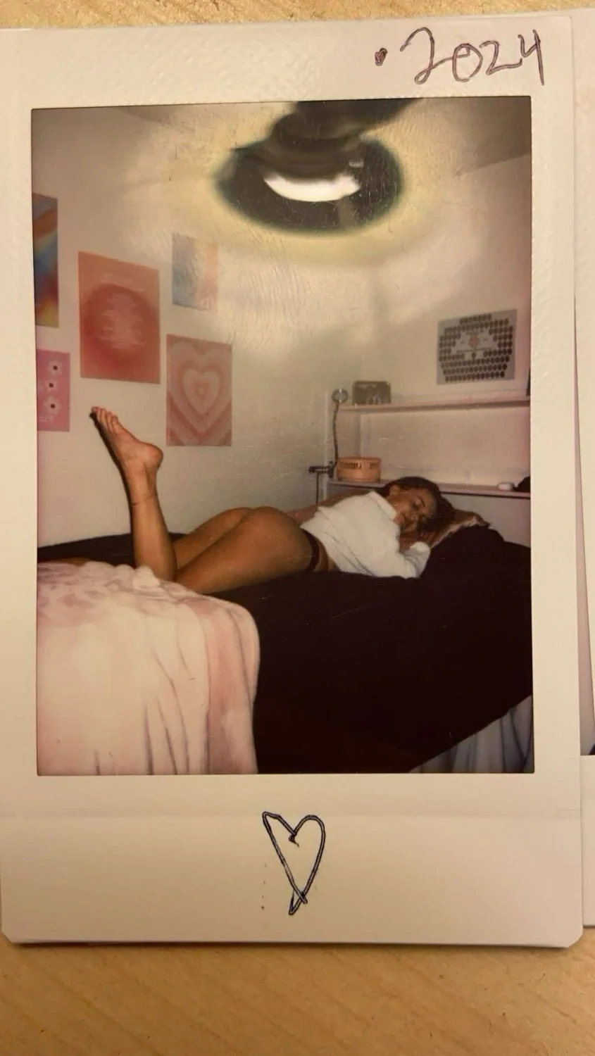 Petite Webslut GF image 1