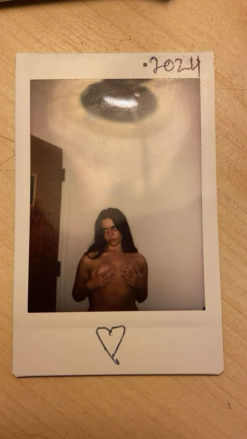 Petite Webslut GF image 2