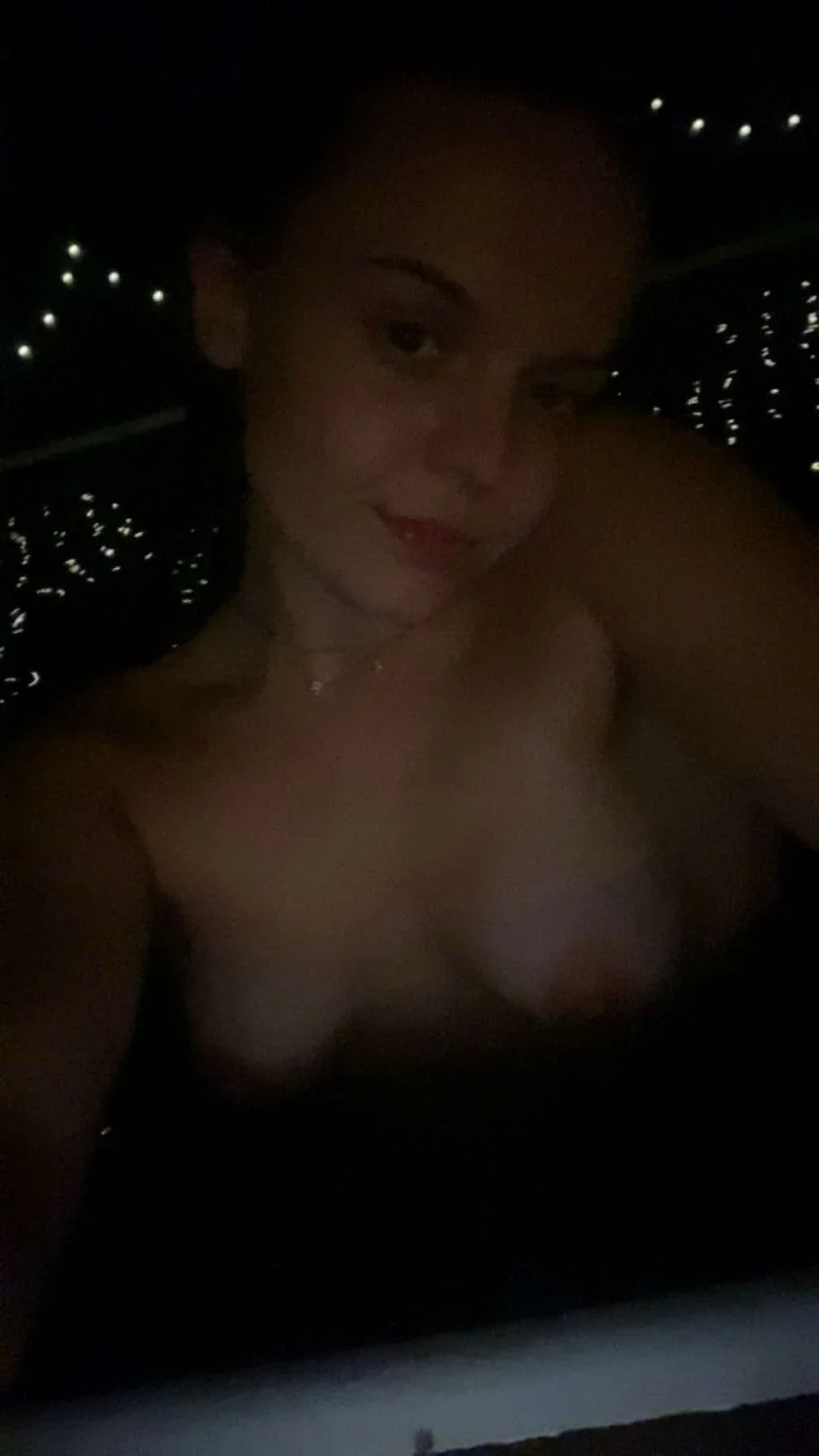 Petite Webslut GF image 5