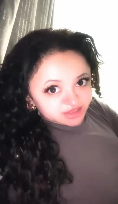 Tirando a virgindade da minha irmã PCD cover image