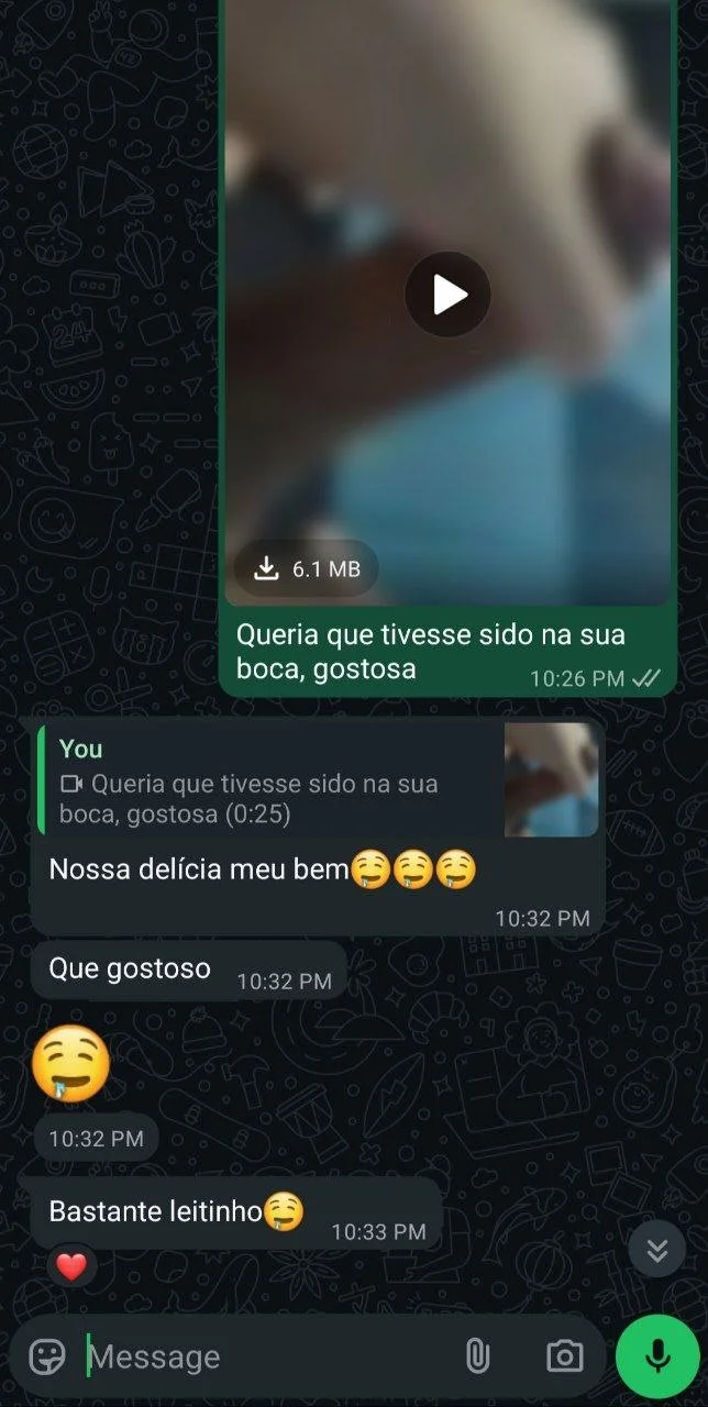 preta peituda safada main image