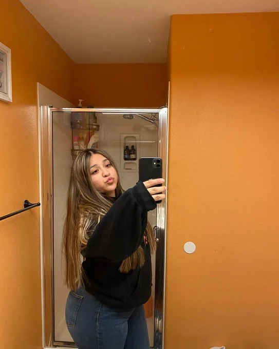 Cute Chubby thang image 3
