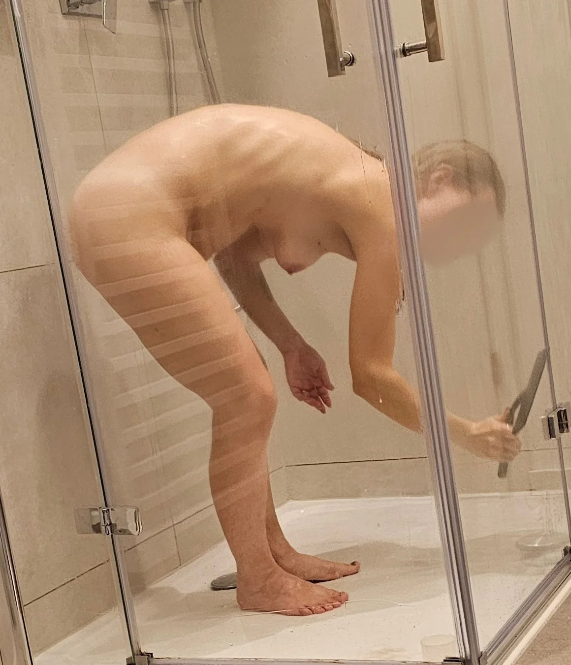 Shower Spy image 2
