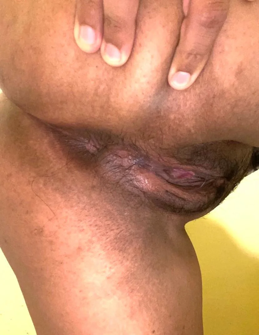 MY BBW GIRLFRIEND FLASHING HER ASSHOLE. image 24