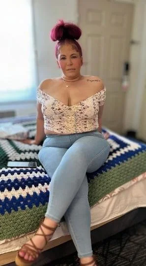 Pov: you went thru it mom or aunts phone. Madurita culona . Thick mature image 8