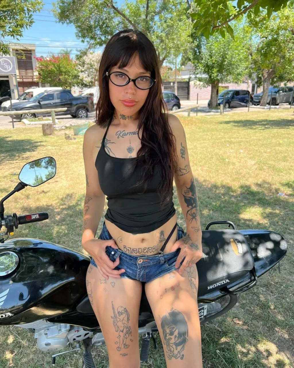 Vazou Novinha tatuada argentina vazada gostosa e safada videos novos vazados image 3