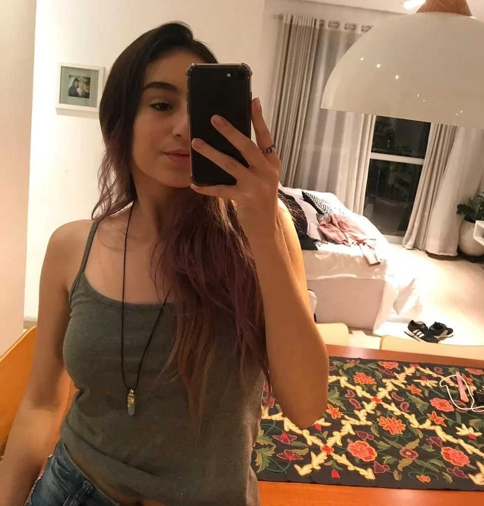 Namorada confiou mandando nudes e virou putinha de internet image 25
