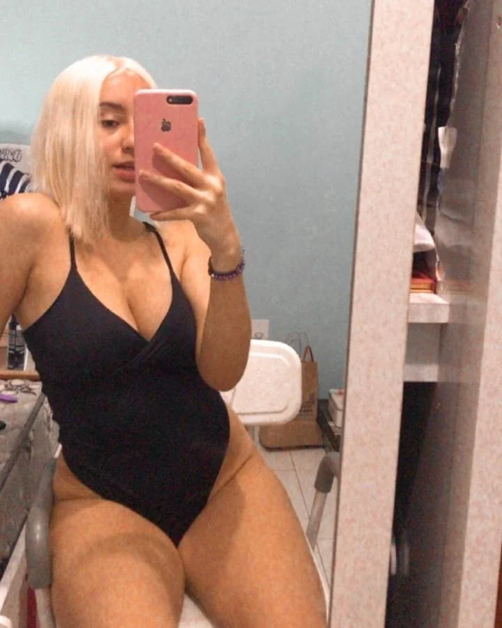 Namorada confiou mandando nudes e virou putinha de internet image 3