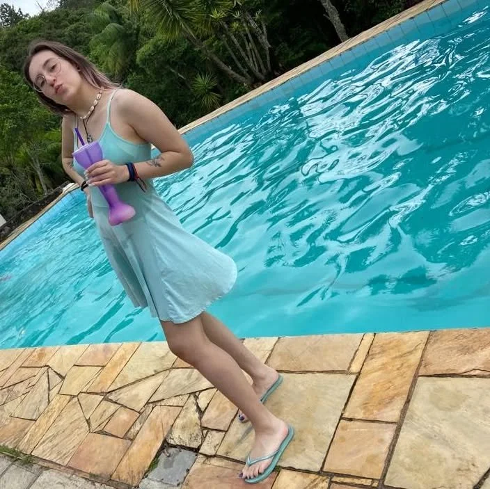 Namorada confiou mandando nudes e virou putinha de internet image 32