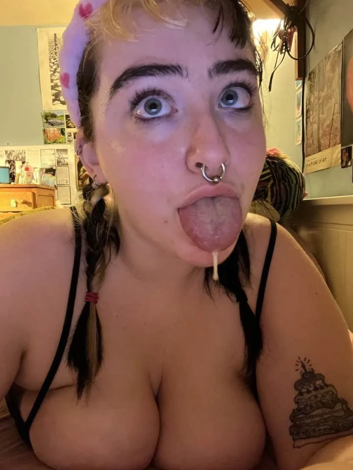 Hailee the idiot pawg bimbo clown loves humiliation and tasks image 11