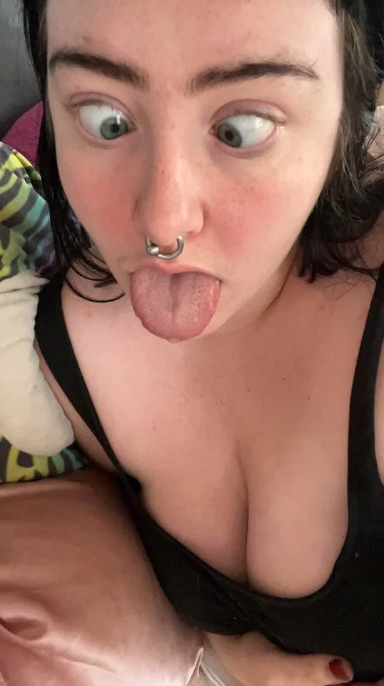 Hailee the idiot pawg bimbo clown loves humiliation and tasks image 2