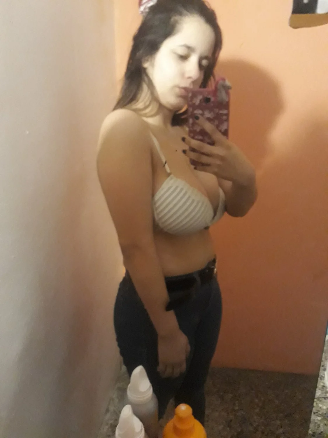 pendeja argenta putita le gusta mostrarse image 2