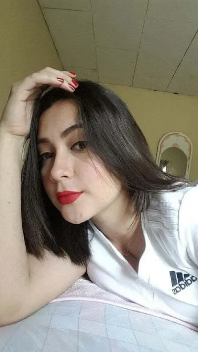 Hermosa Nena de Grandes Tetas 😋 y Cuerpo 👅 Delicioso 🥵 cover image