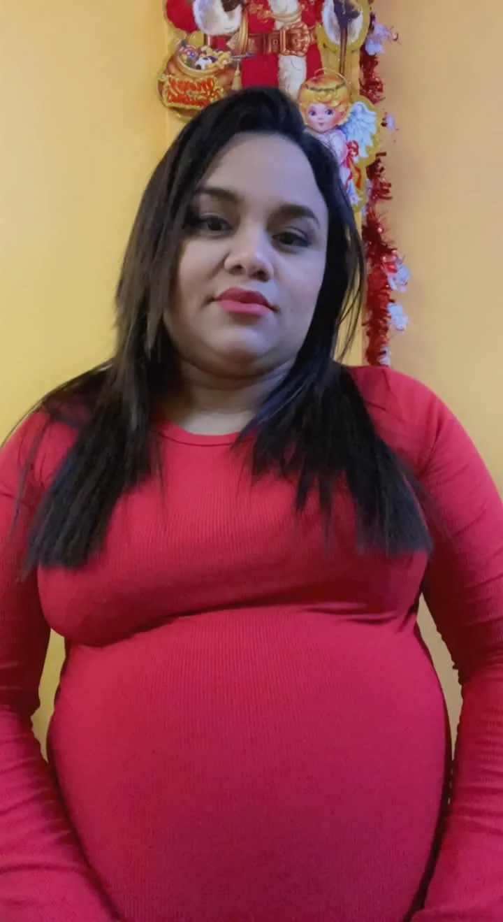 Esposa preñada de un seguidor image 2