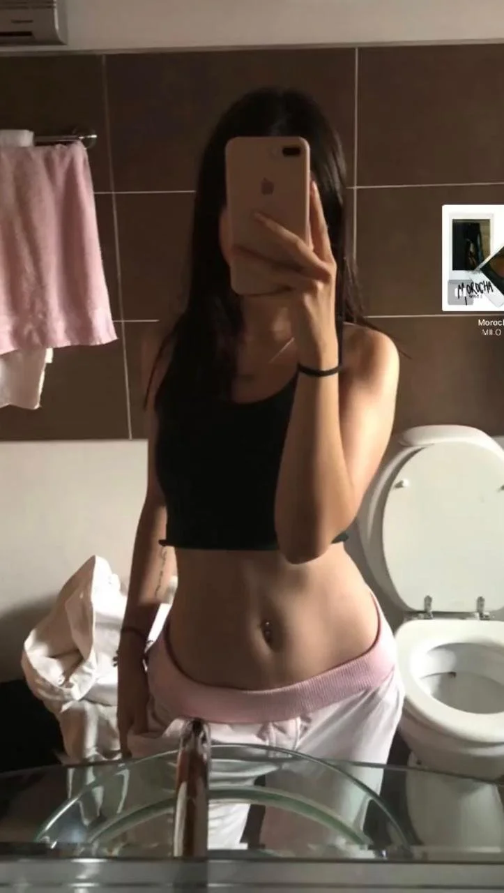 Dana de 21 años con un culo muy hermoso image 21