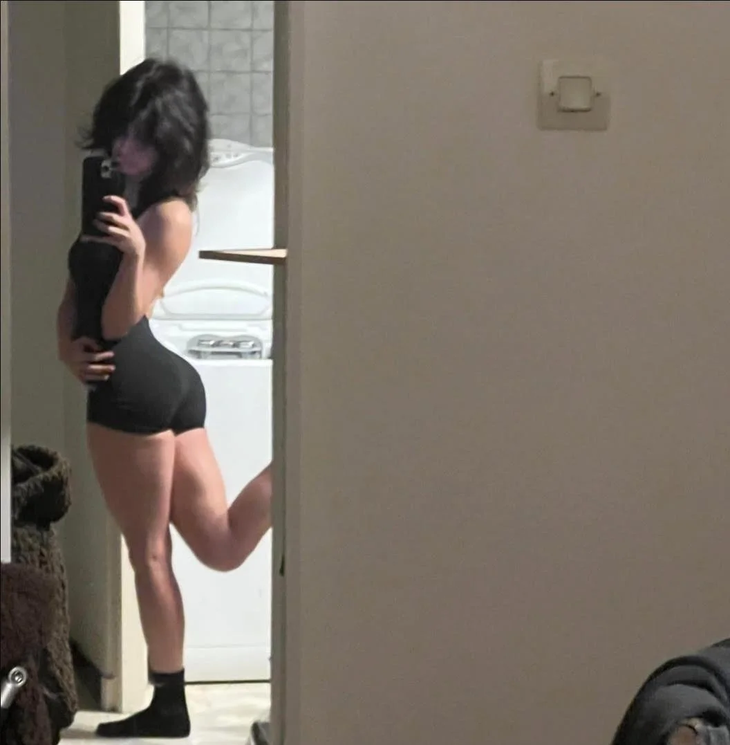 Sanymaa's perfect body image 3