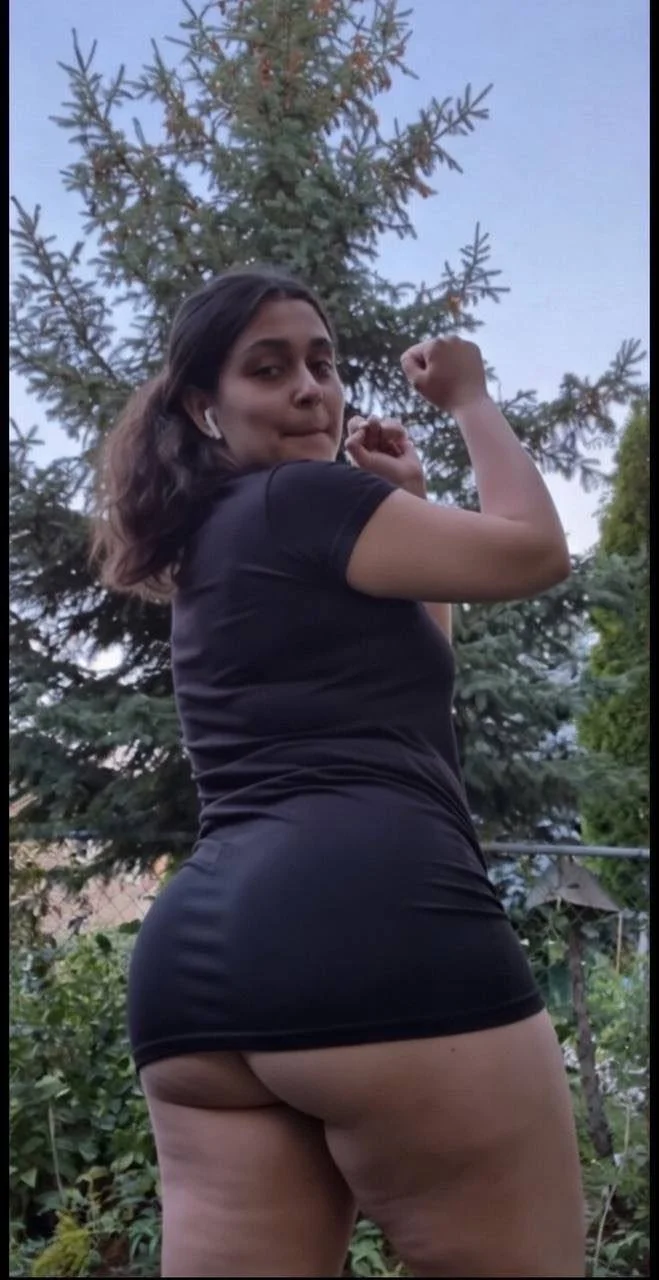 18 year old Arab with big tits and fat ass image 10