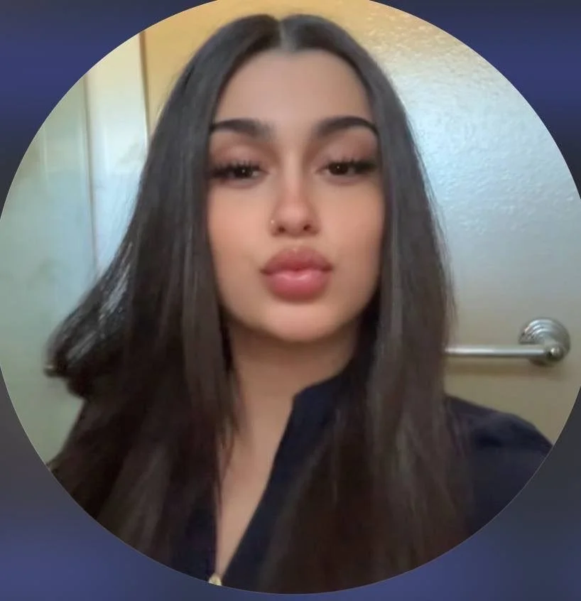 18 year old Arab with big tits and fat ass image 20