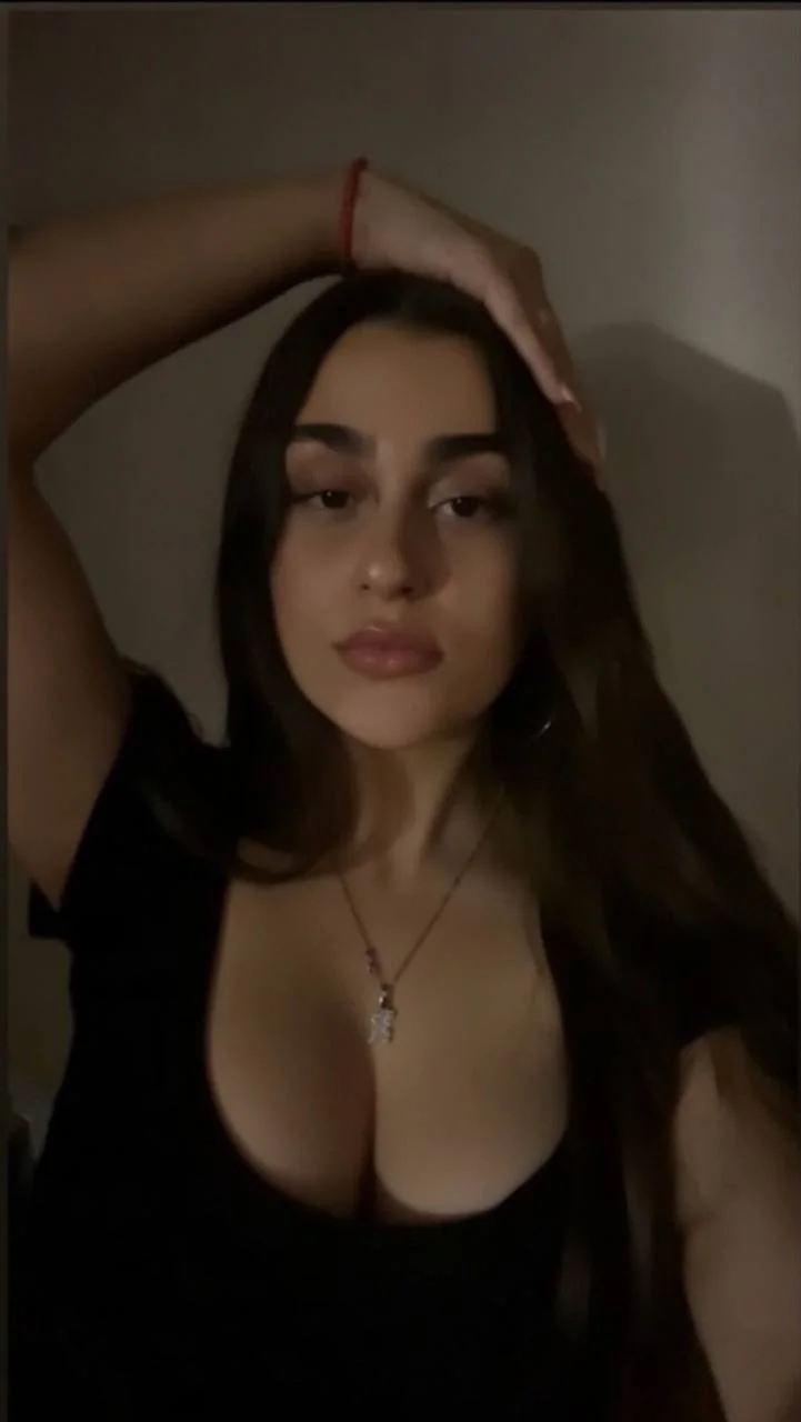 18 year old Arab with big tits and fat ass image 5