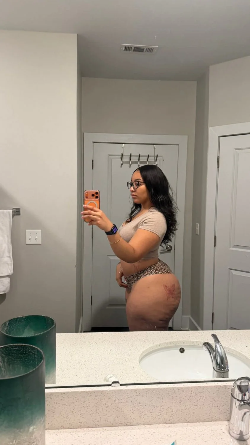 Thick Ebony Redbone Baddie image 2