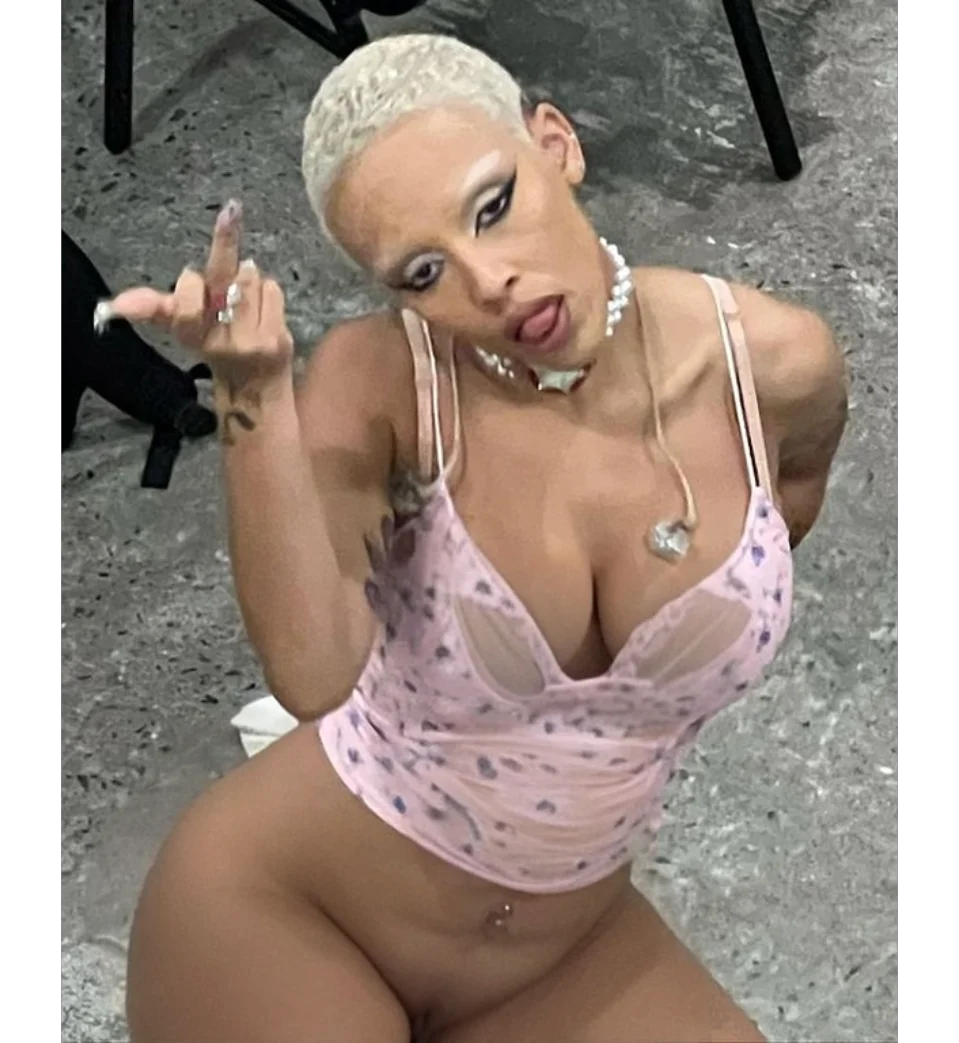 Doja Cat Fake Nudes image 4