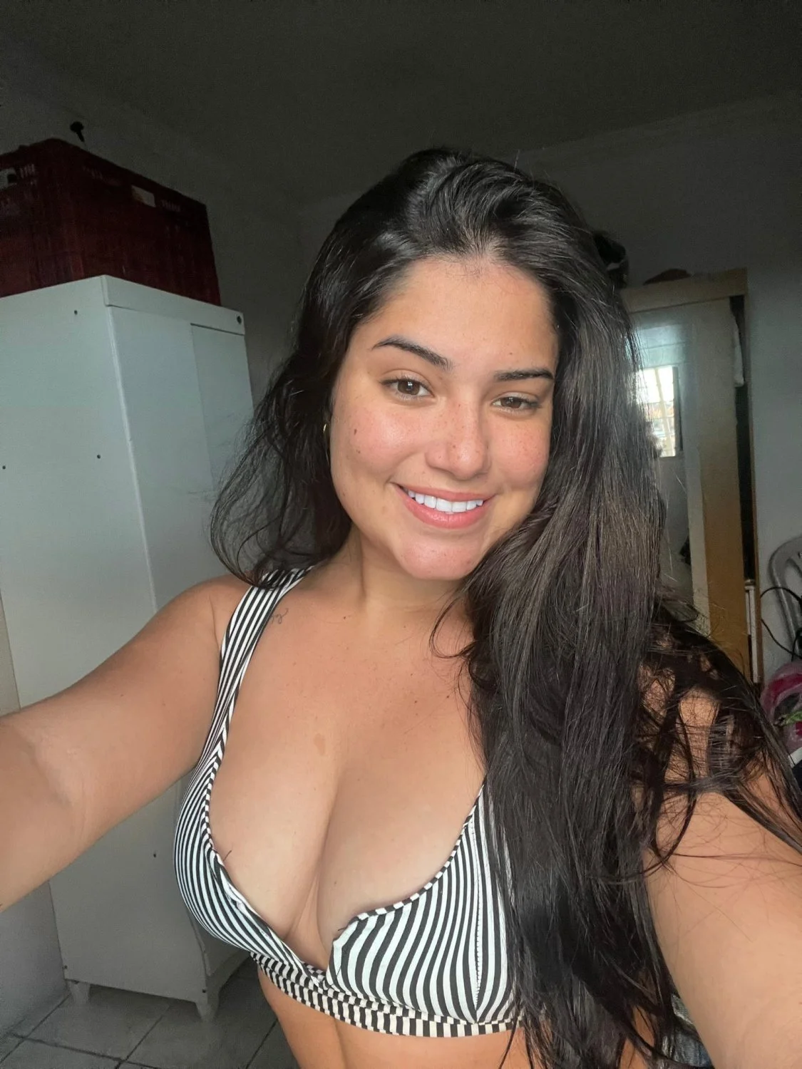 Essa morena é sensacional image 9